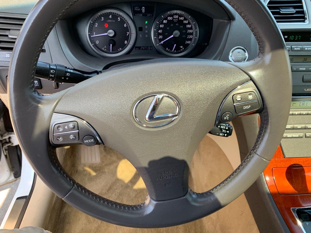 2010 Lexus ES 350 Sedan Photo