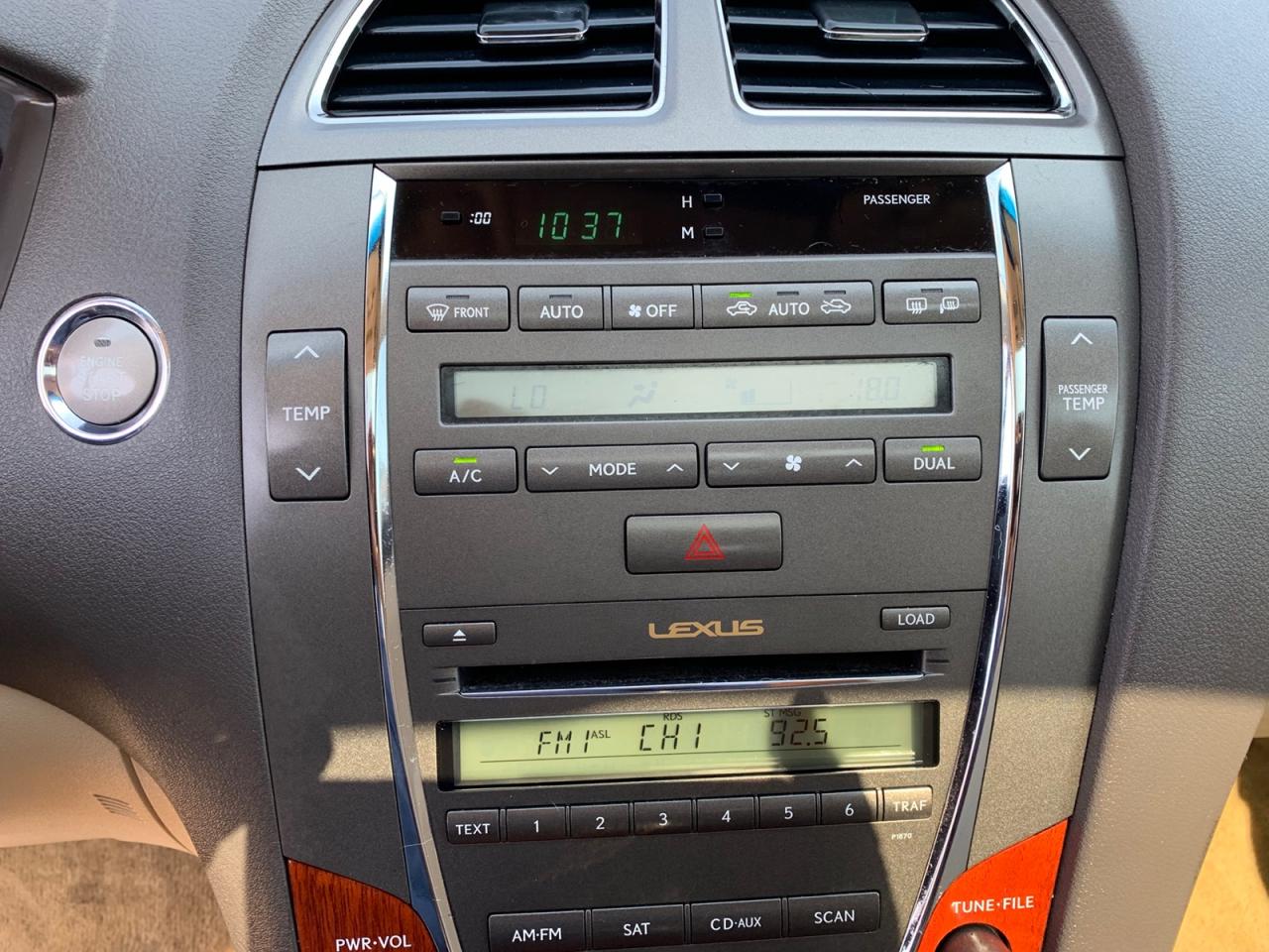 2010 Lexus ES 350 Sedan Photo