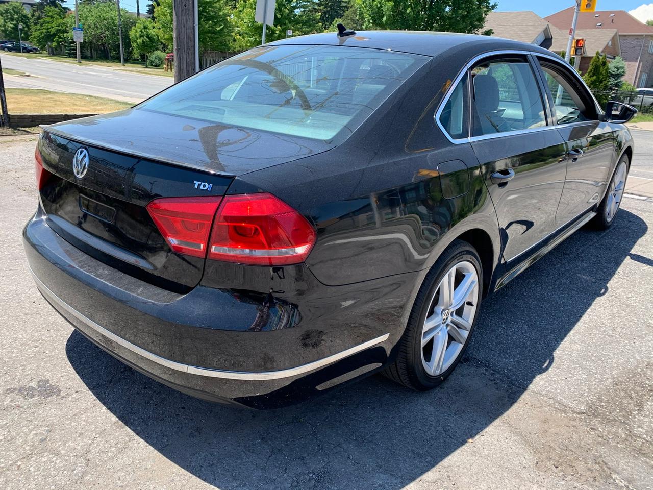 2012 Volkswagen Passat 2.0L TDI Auto highline Photo