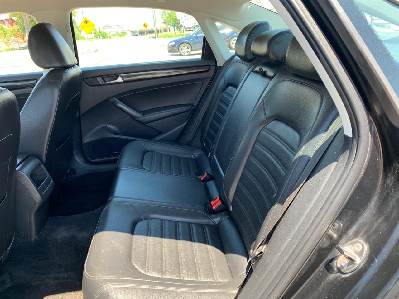 2012 Volkswagen Passat 2.0L TDI Auto highline Photo