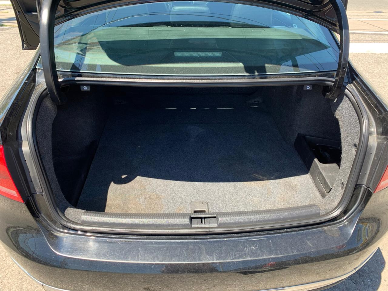 2012 Volkswagen Passat 2.0L TDI Auto highline Photo