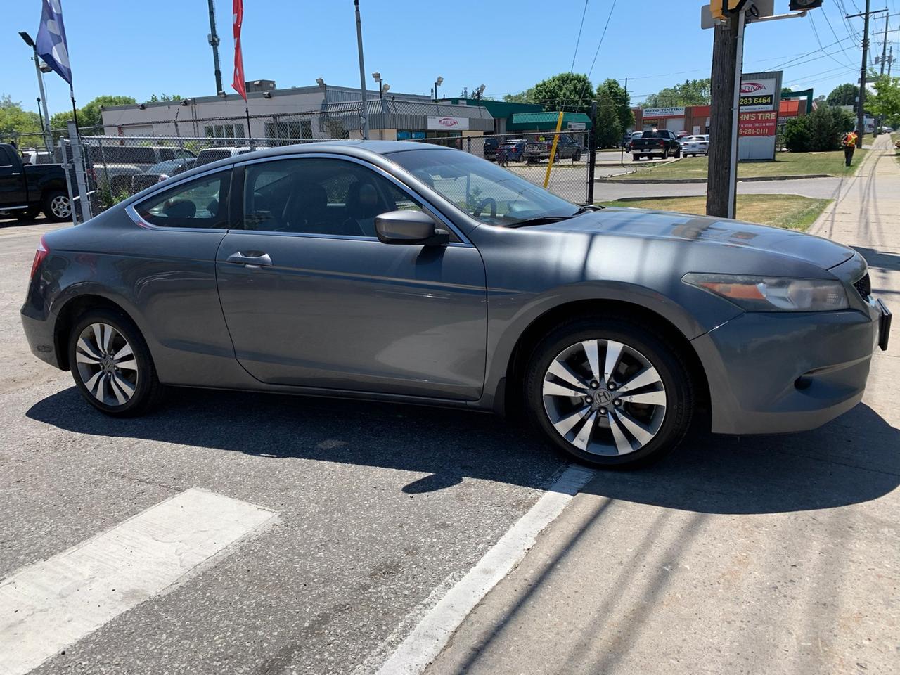 2009 Honda Accord EX-L Coupe Photo