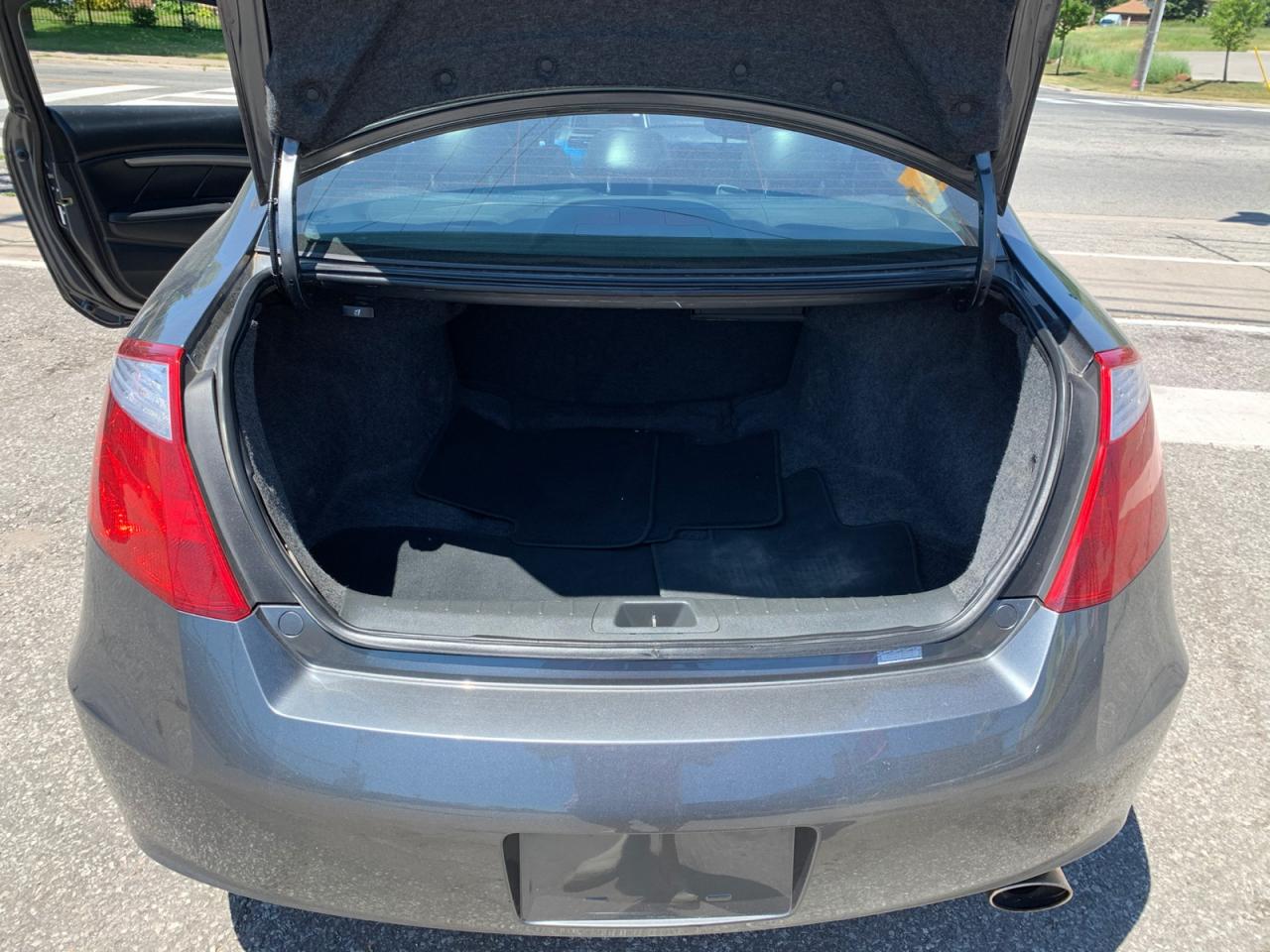 2009 Honda Accord EX-L Coupe Photo