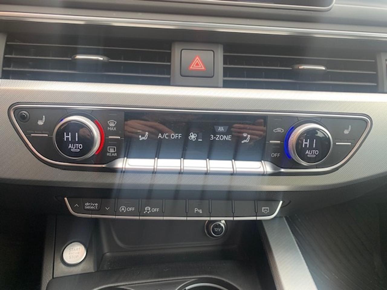 2017 Audi A4 Progressiv Quattro Photo