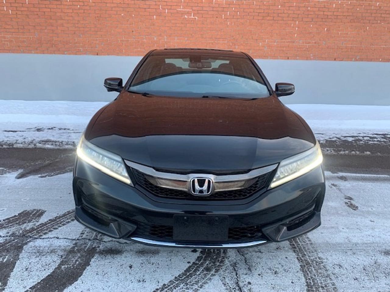 2017 Honda Accord Coupe TOURING V6 Photo