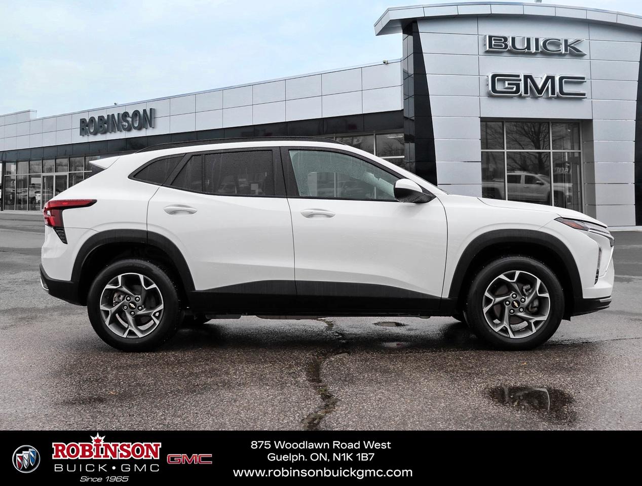 2024 Chevrolet Trax LT Photo2