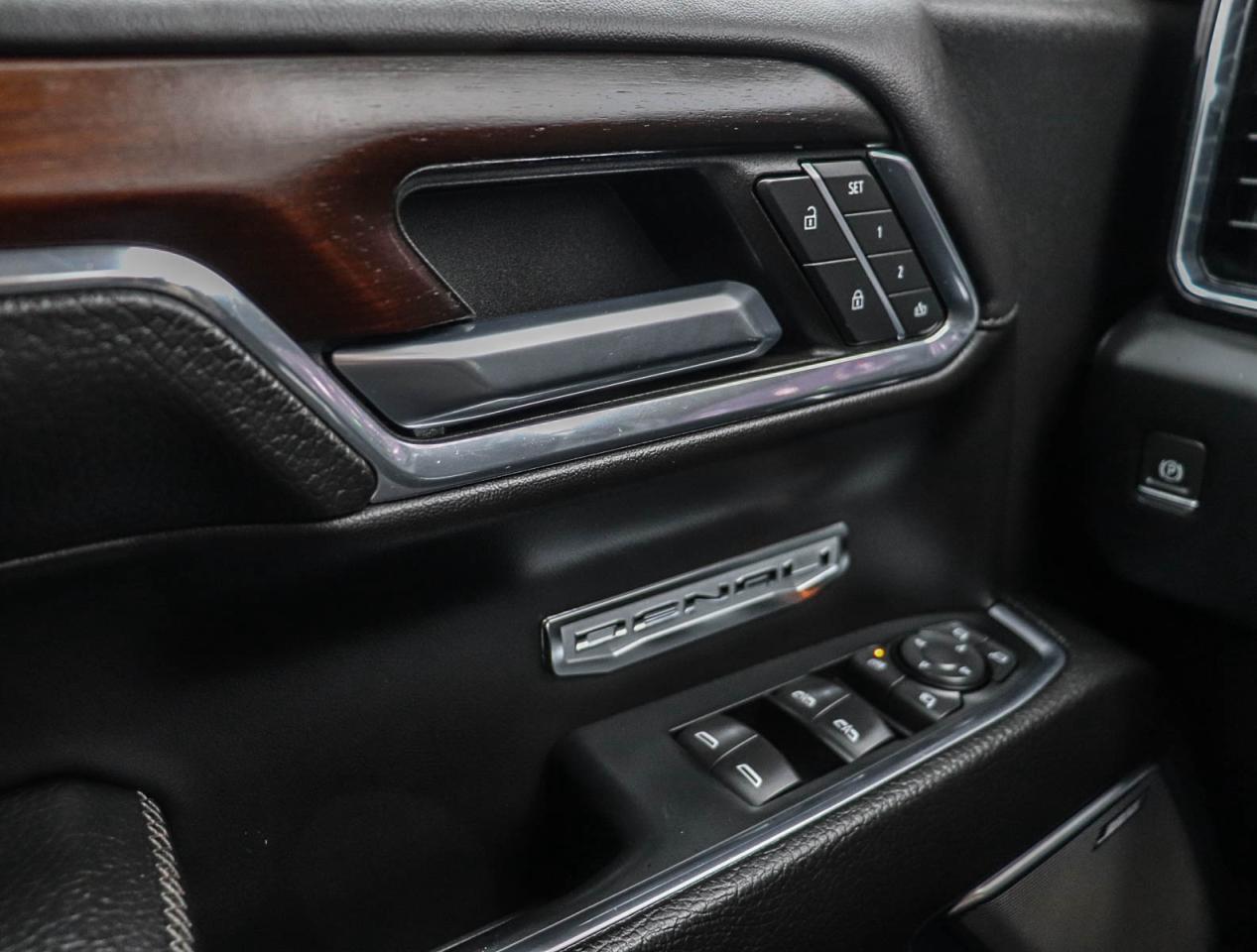 2024 GMC Sierra 1500 DENALI 1500 6.2L Photo