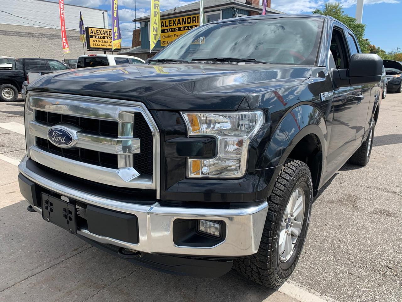 2015 Ford F-150 XLT SUPER CAB 8-ft. 4WD Photo