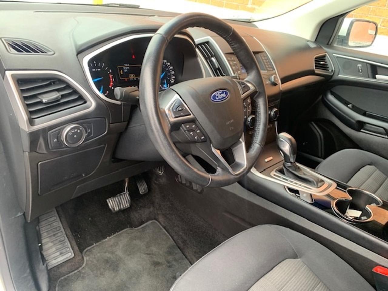 2018 Ford Edge SEL AWD Photo