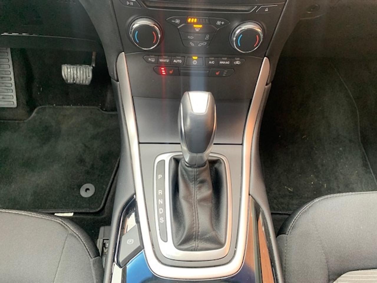 2018 Ford Edge SEL AWD Photo