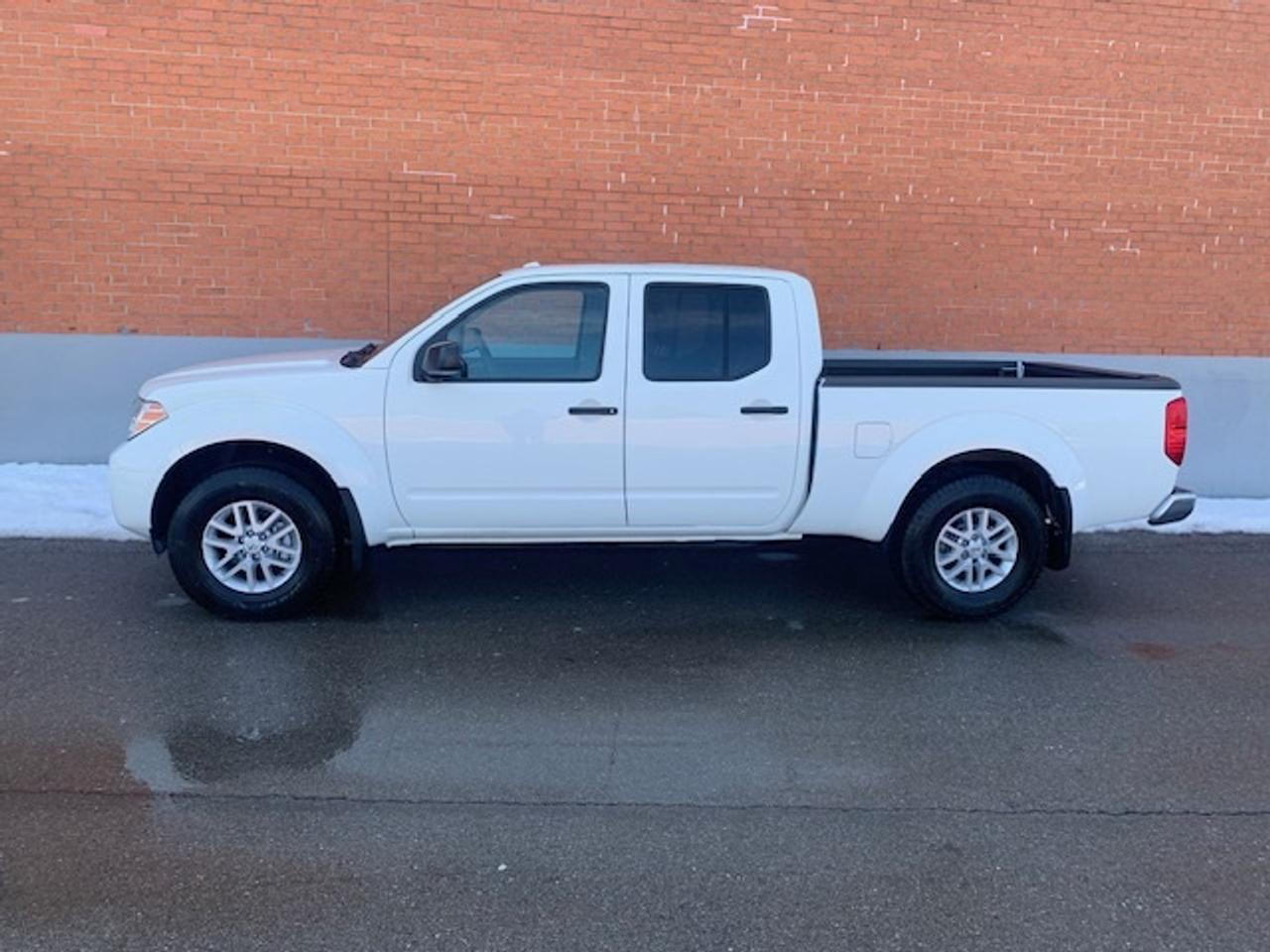 2018 Nissan Frontier SV 4X4 CREW CAB Photo1