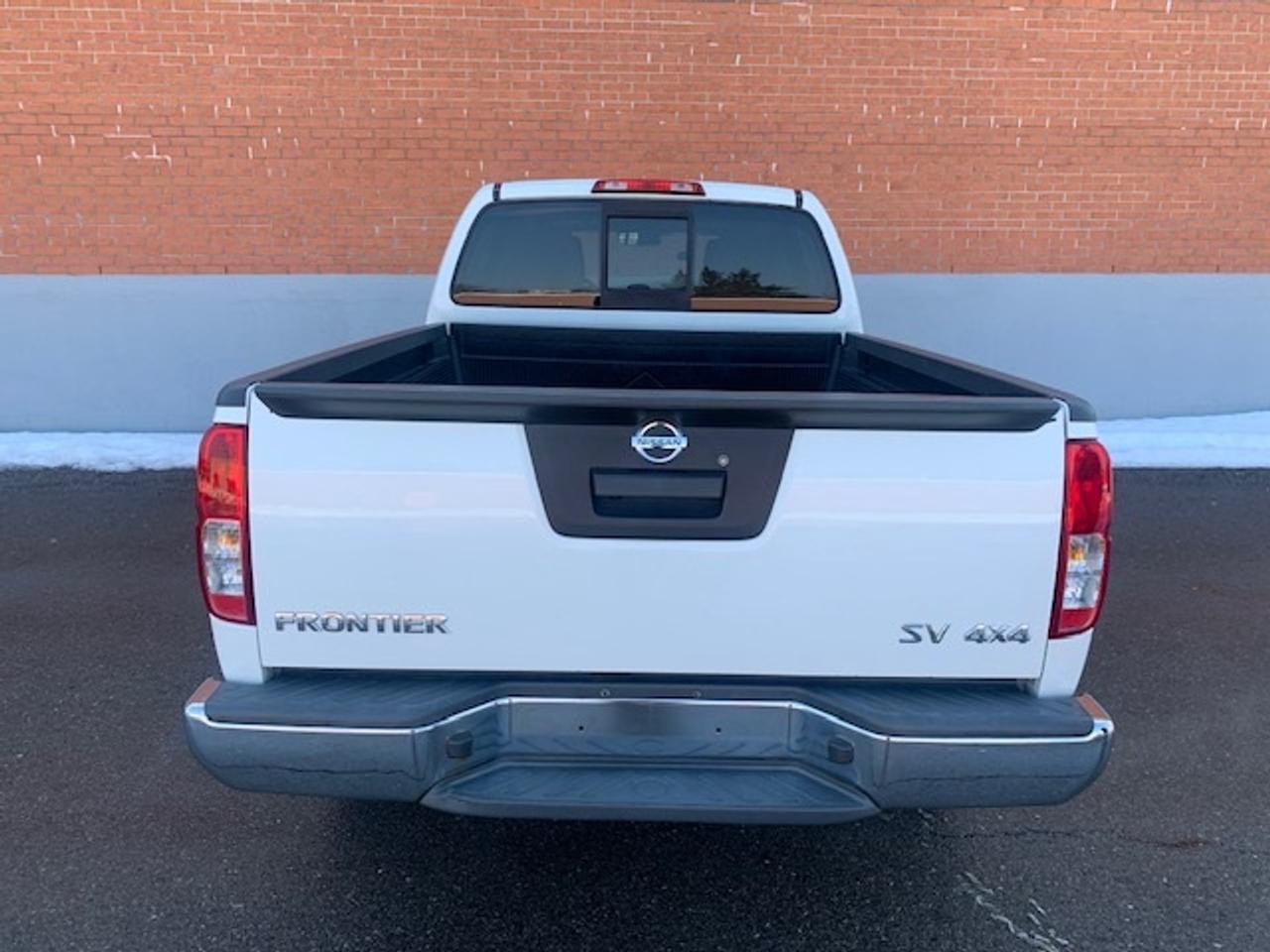 2018 Nissan Frontier SV 4X4 CREW CAB Photo