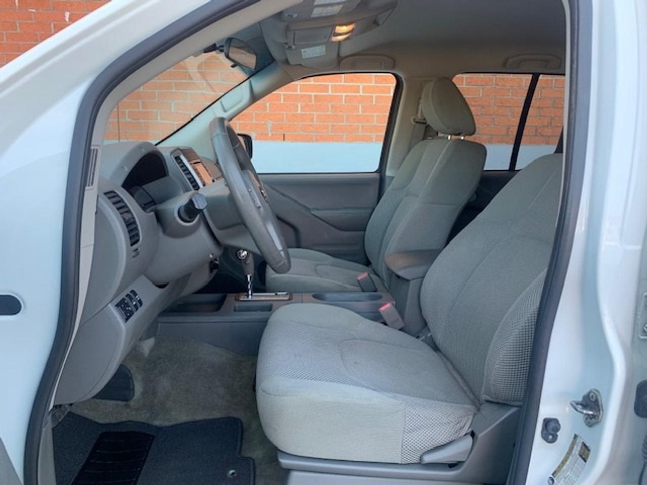 2018 Nissan Frontier SV 4X4 CREW CAB Photo