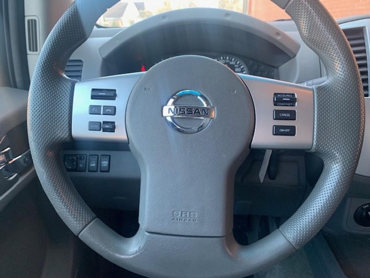 2018 Nissan Frontier SV 4X4 CREW CAB Photo