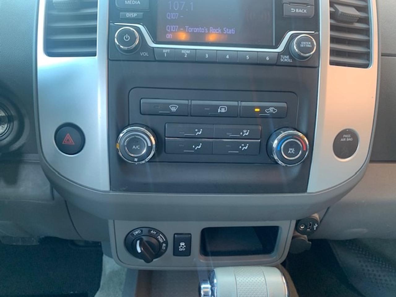 2018 Nissan Frontier SV 4X4 CREW CAB Photo