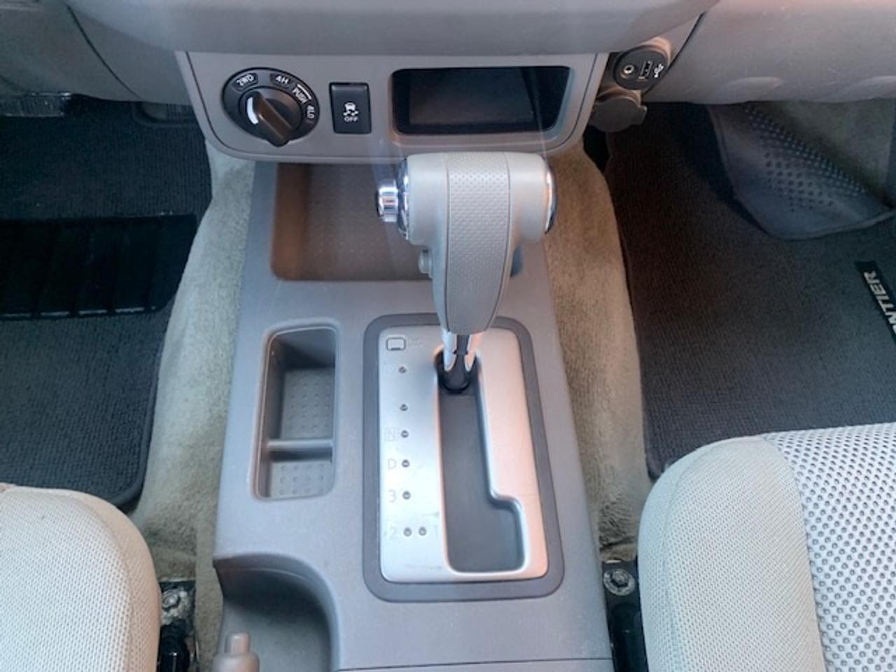 2018 Nissan Frontier SV 4X4 CREW CAB Photo