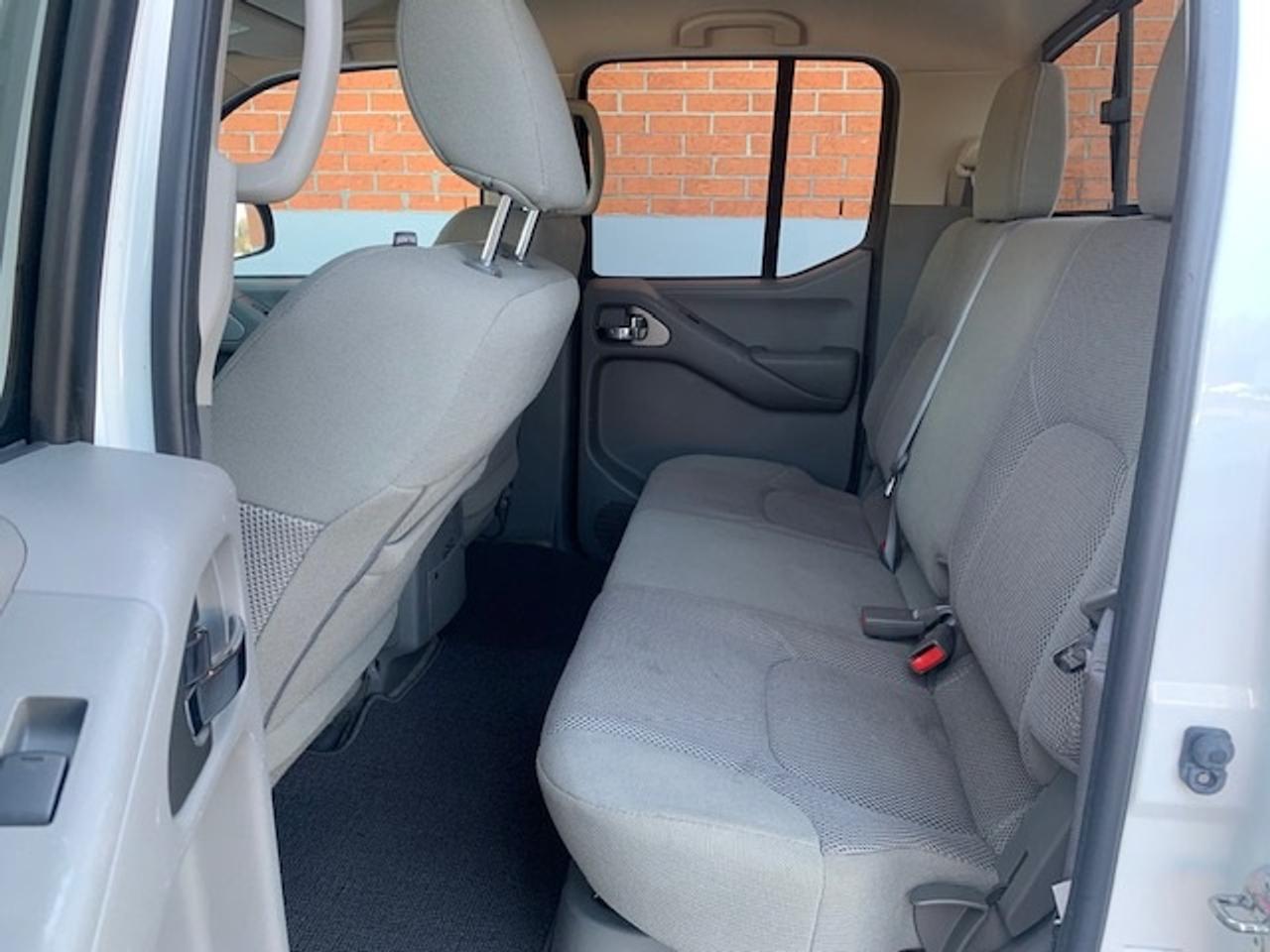 2018 Nissan Frontier SV 4X4 CREW CAB Photo