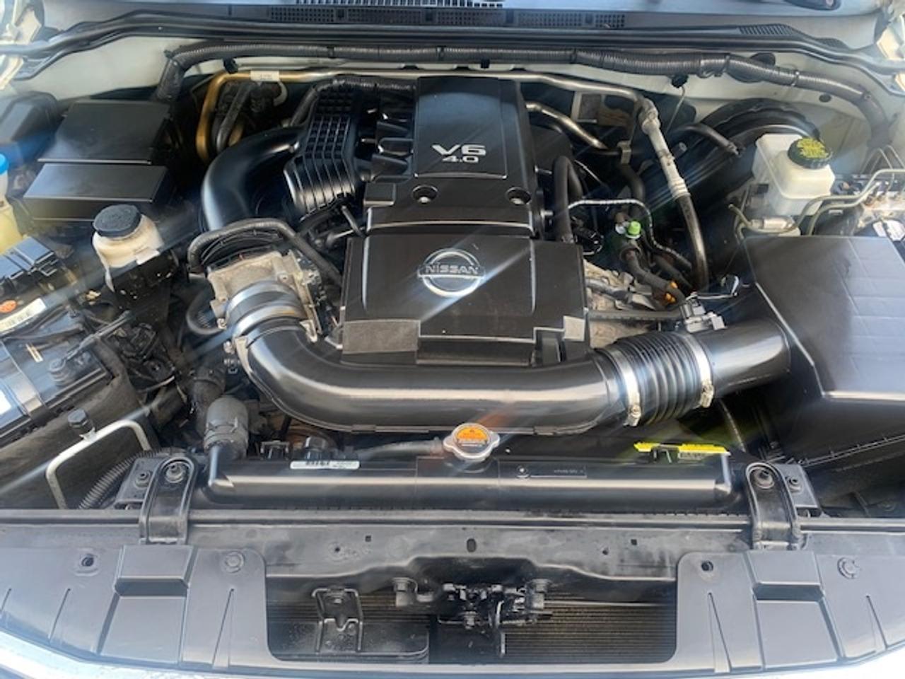 2018 Nissan Frontier SV 4X4 CREW CAB Photo