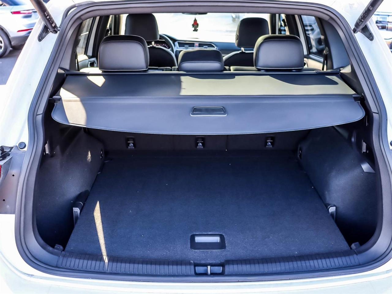 2023 Volkswagen Tiguan Highline R-line Photo