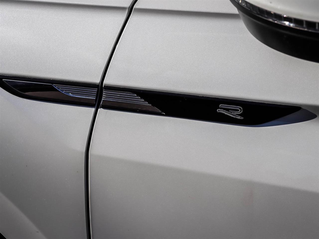 2023 Volkswagen Tiguan Highline R-line Photo