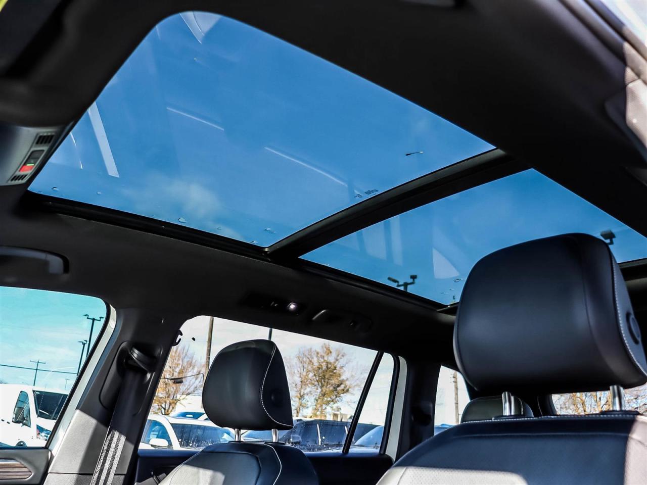 2023 Volkswagen Tiguan Highline R-line Photo