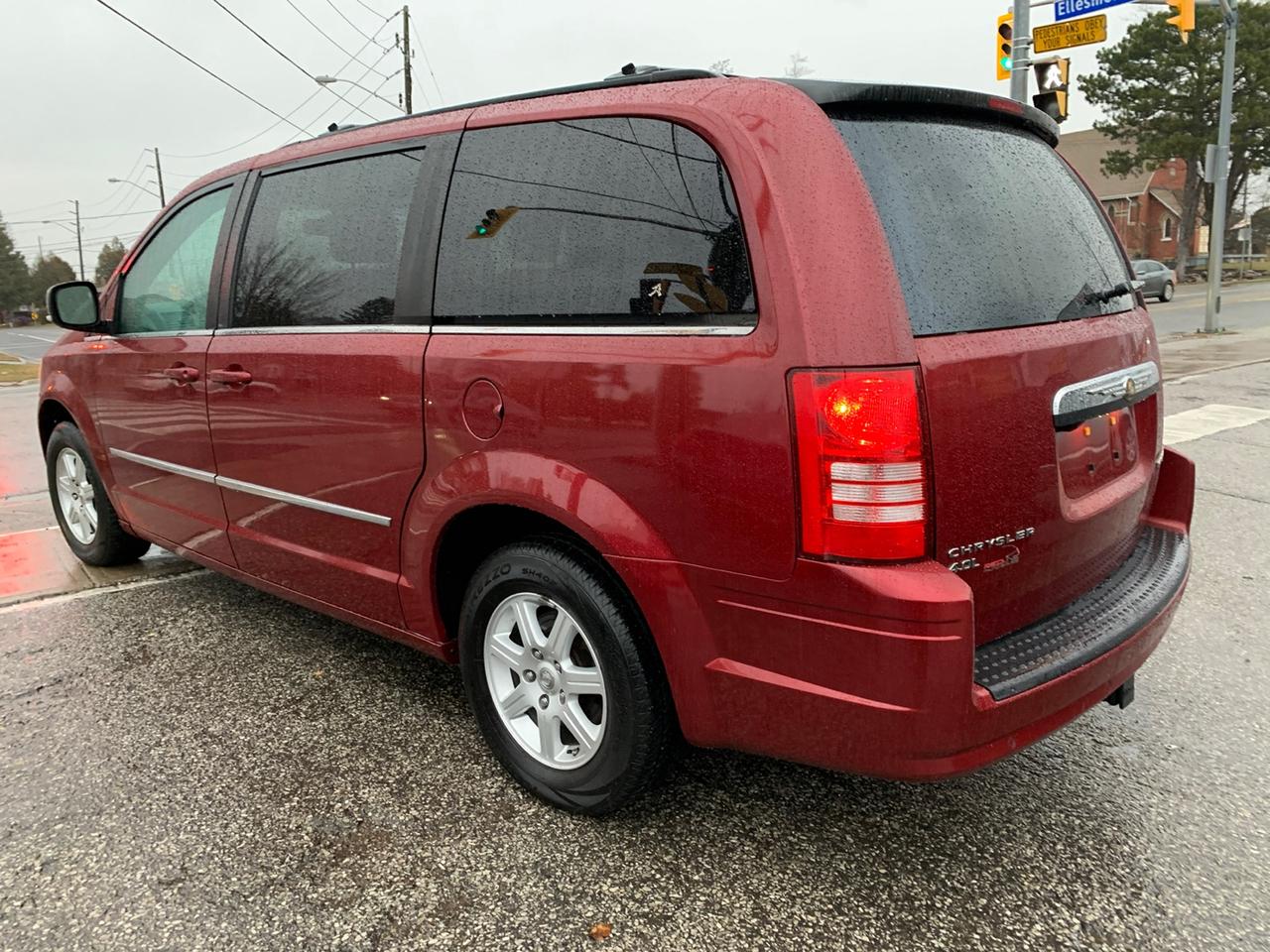 2010 Chrysler Town and Country Touring Photo