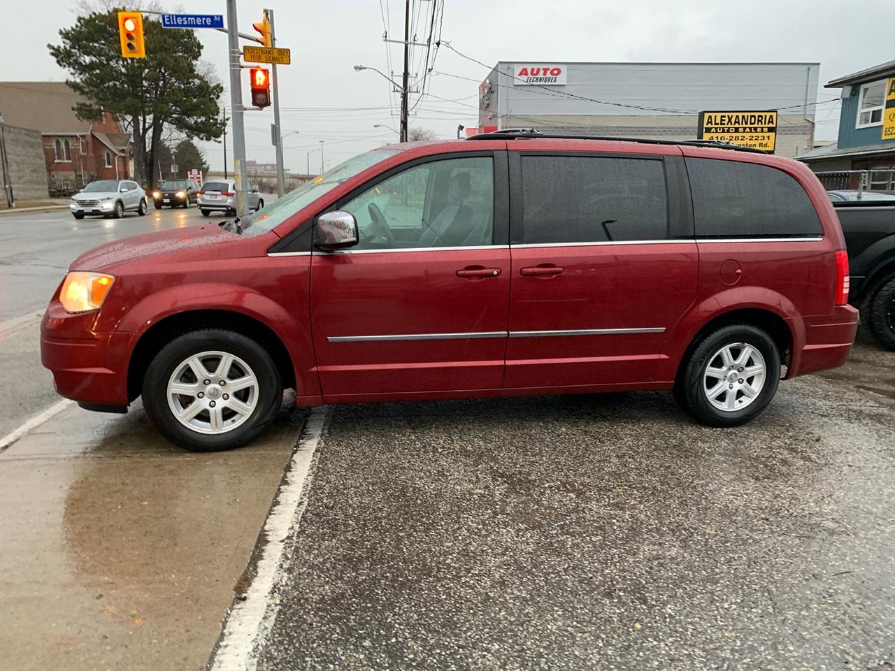 2010 Chrysler Town and Country Touring Photo