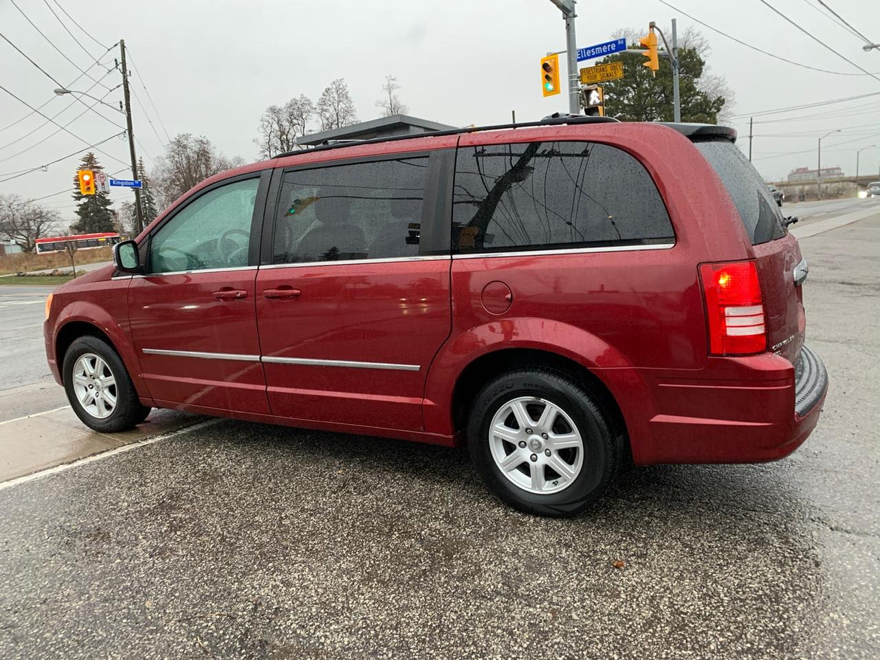 2010 Chrysler Town and Country Touring Photo