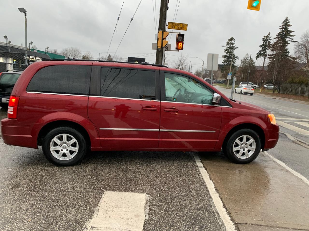 2010 Chrysler Town and Country Touring Photo