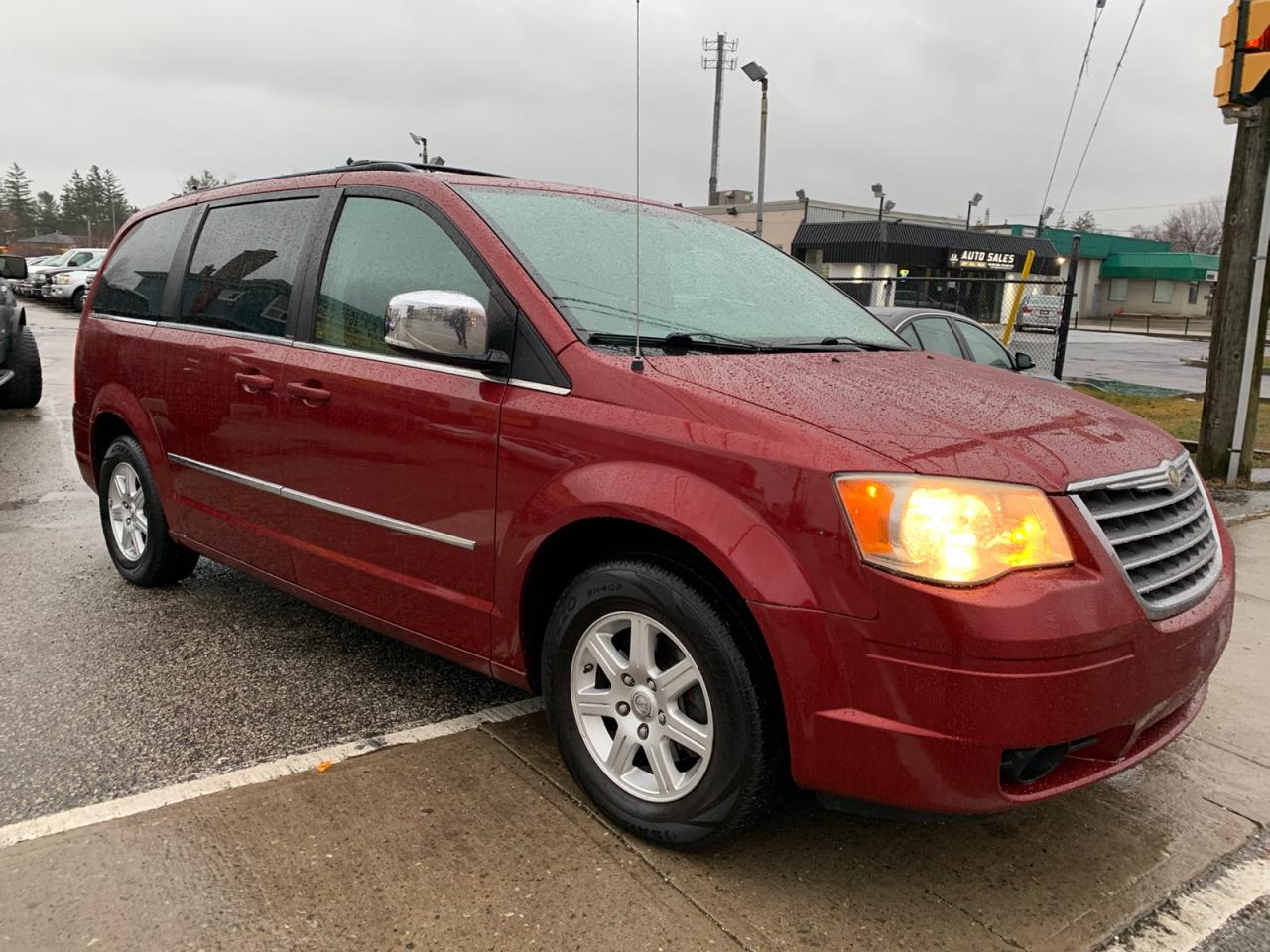 2010 Chrysler Town and Country Touring Photo