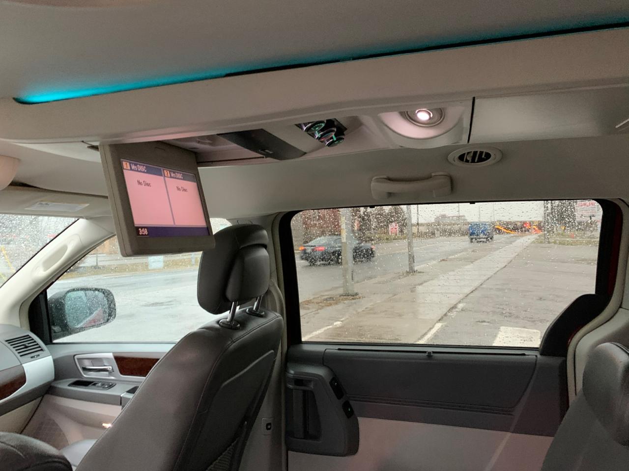 2010 Chrysler Town and Country Touring Photo