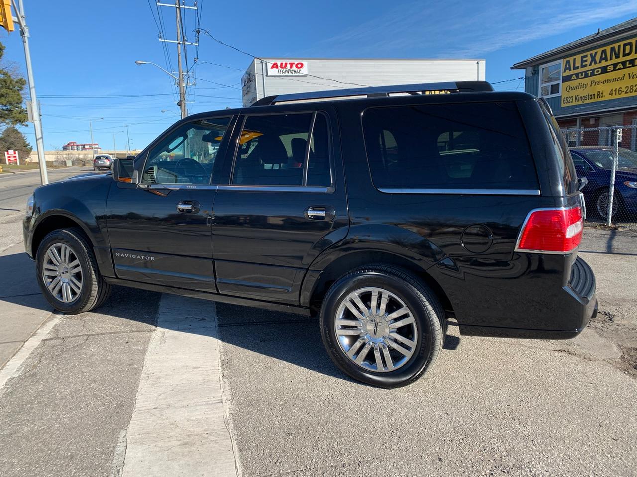 2010 Lincoln Navigator ULTIMATE 4WD Photo