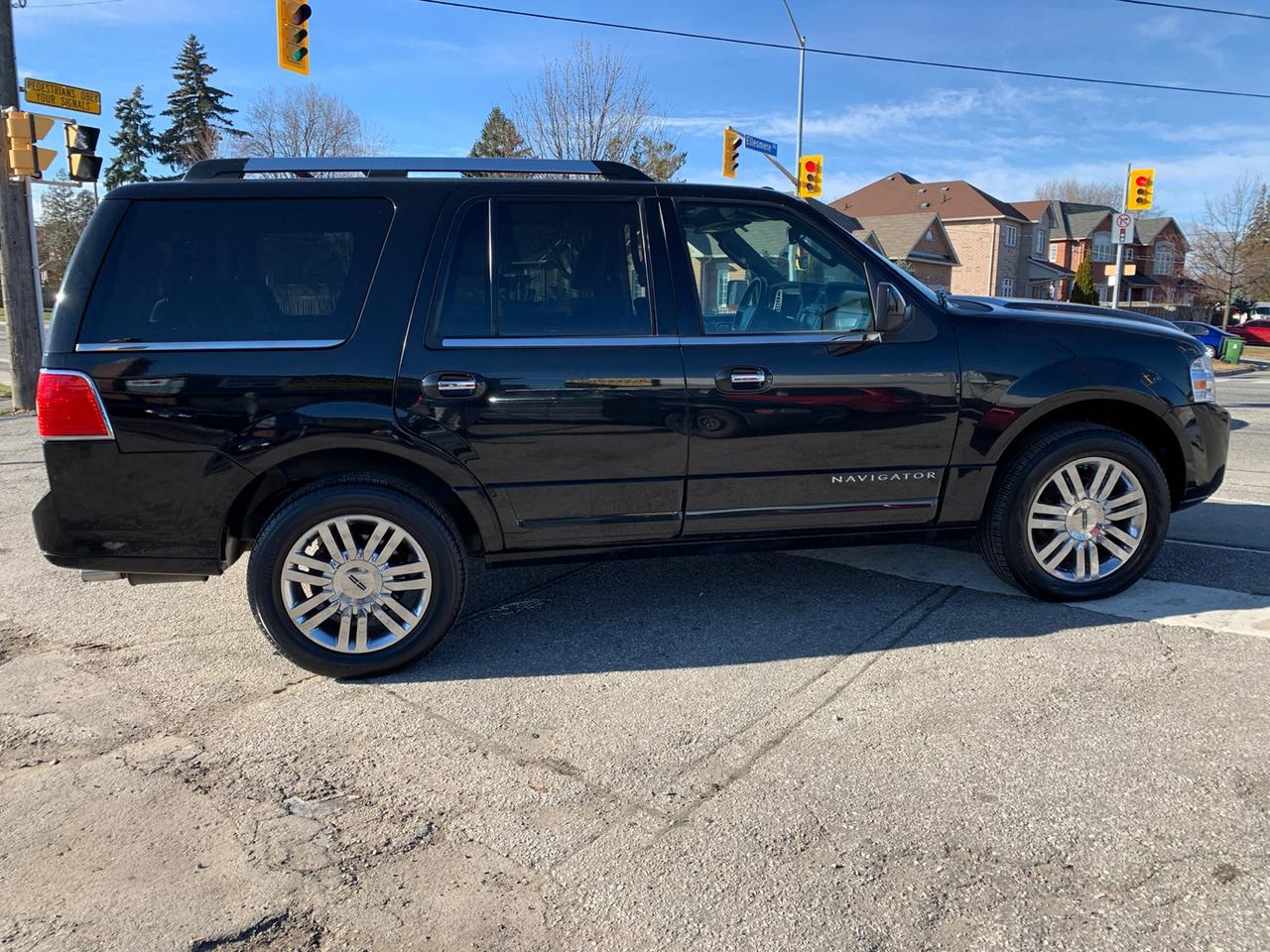 2010 Lincoln Navigator ULTIMATE 4WD Photo