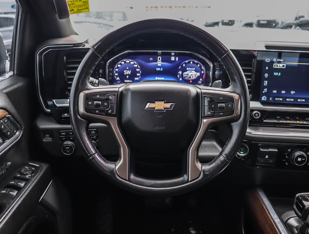 2023 Chevrolet Silverado 1500 High Country Photo