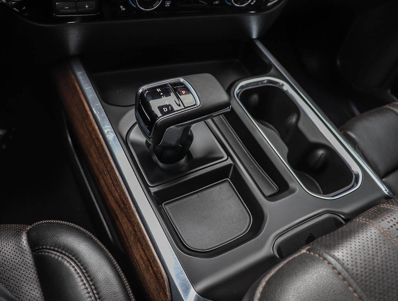 2023 Chevrolet Silverado 1500 High Country Photo