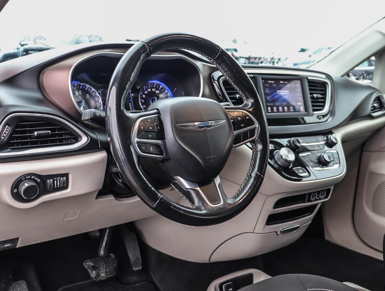 2021 Chrysler Grand Caravan SXT Photo