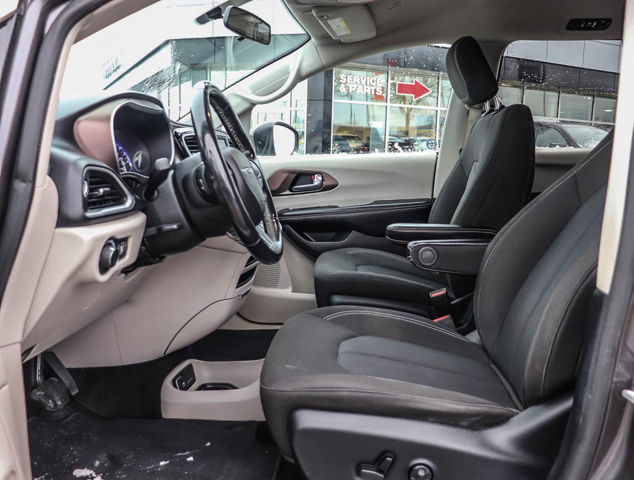 2021 Chrysler Grand Caravan SXT Photo