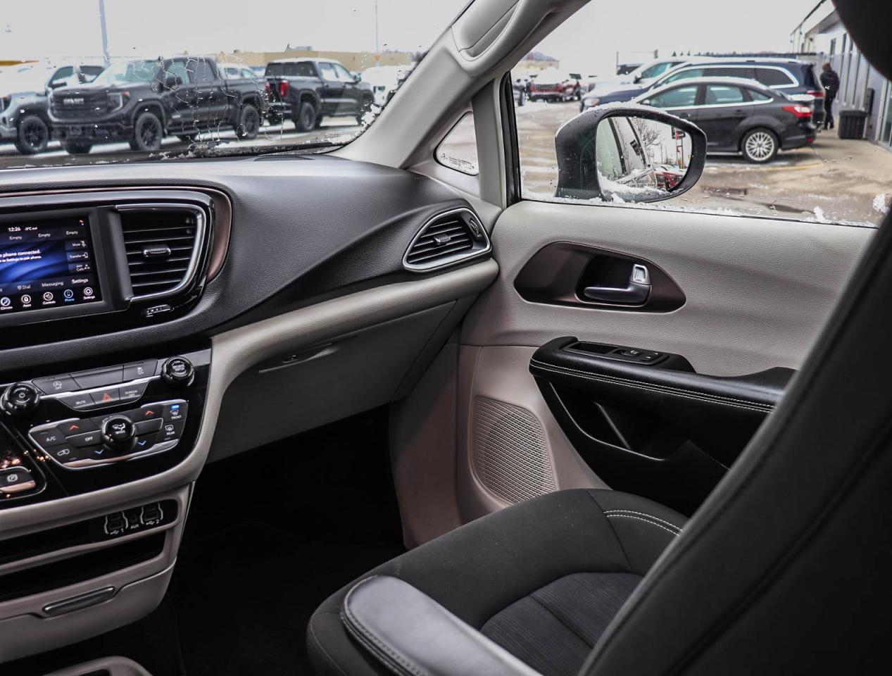 2021 Chrysler Grand Caravan SXT Photo