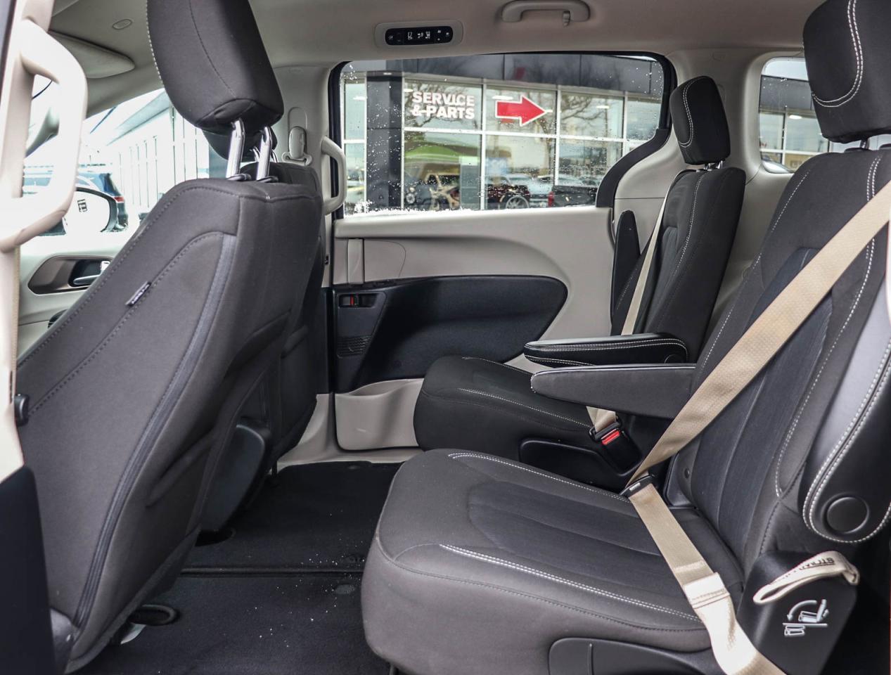 2021 Chrysler Grand Caravan SXT Photo