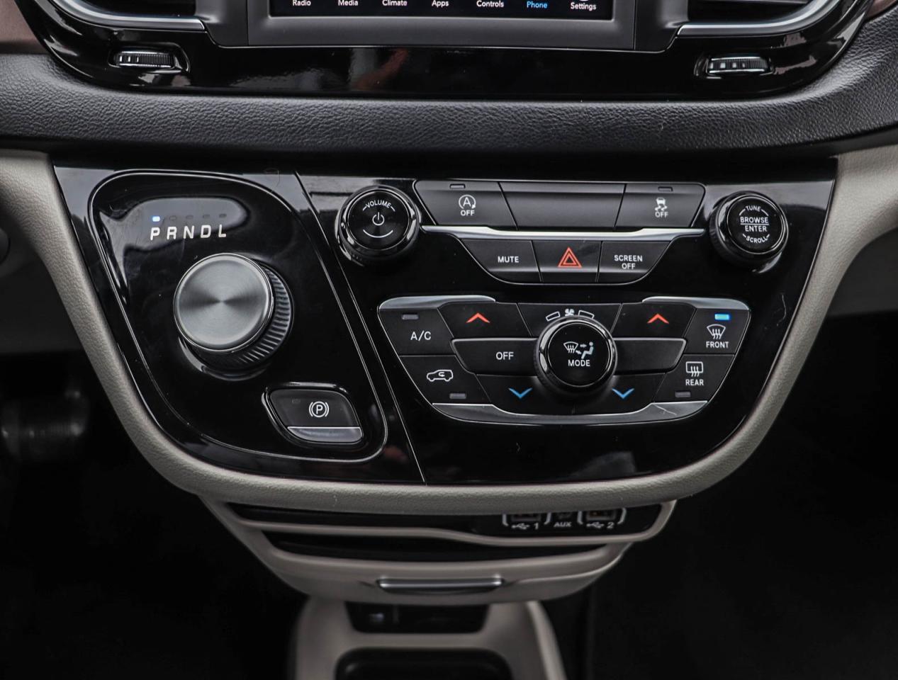 2021 Chrysler Grand Caravan SXT Photo