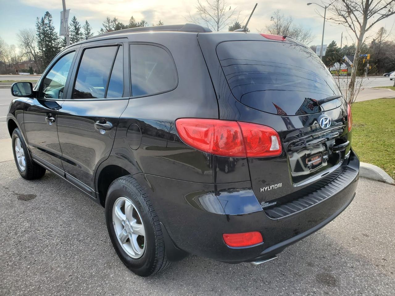 2009 Hyundai Santa Fe GLS Photo
