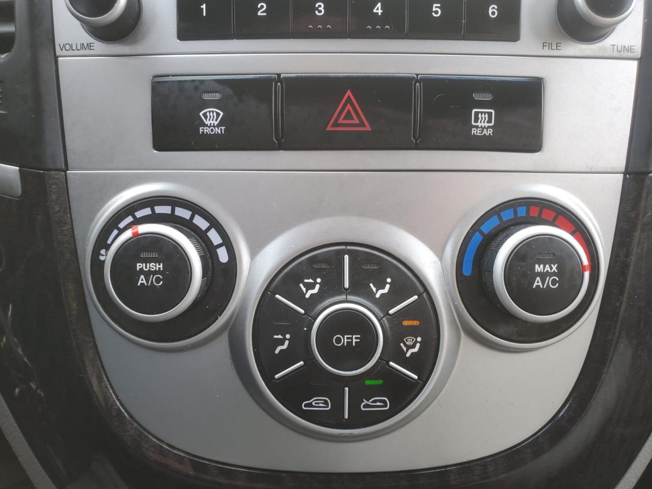 2009 Hyundai Santa Fe GLS Photo