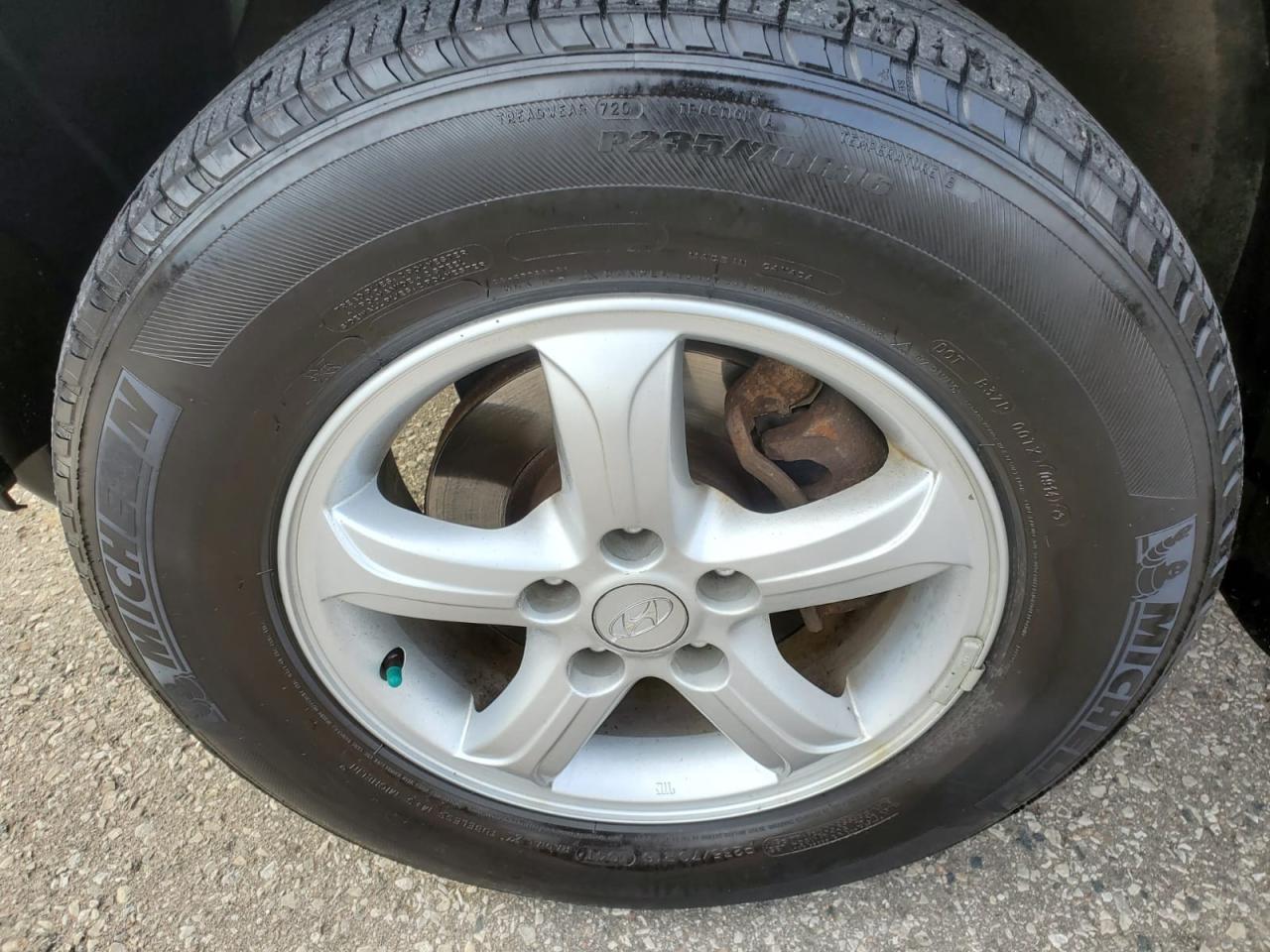 2009 Hyundai Santa Fe GLS Photo