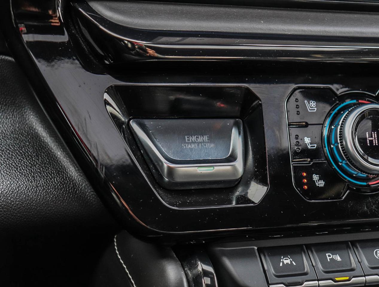 2022 GMC Sierra 1500 AT4X Photo