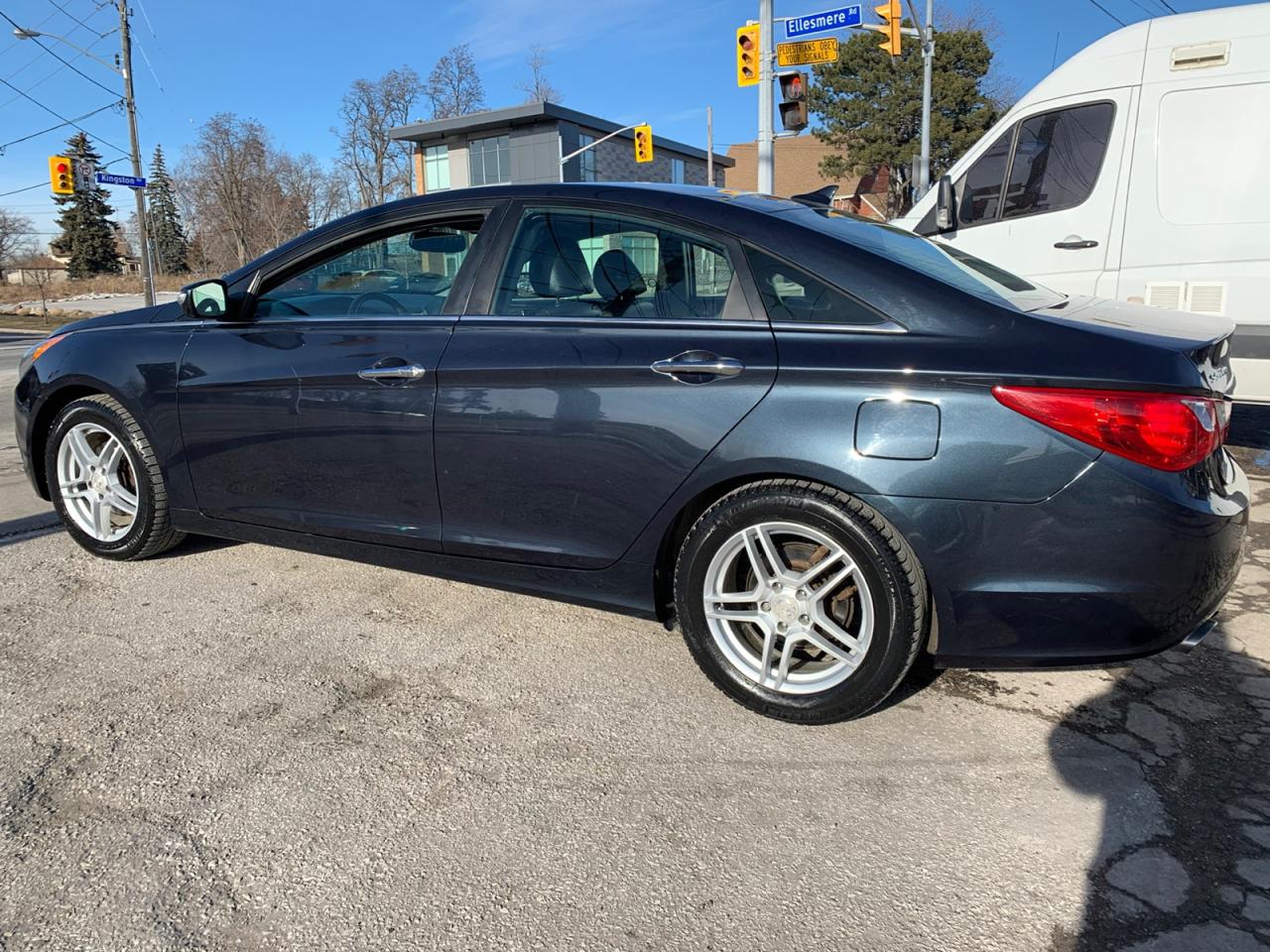 2013 Hyundai Sonata Limited Auto Photo3