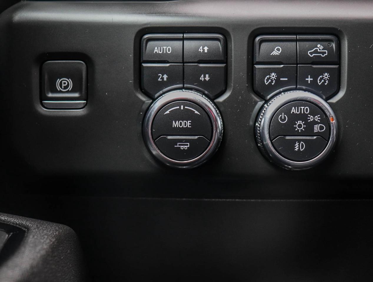 2025 GMC Sierra 1500 AT4 Photo