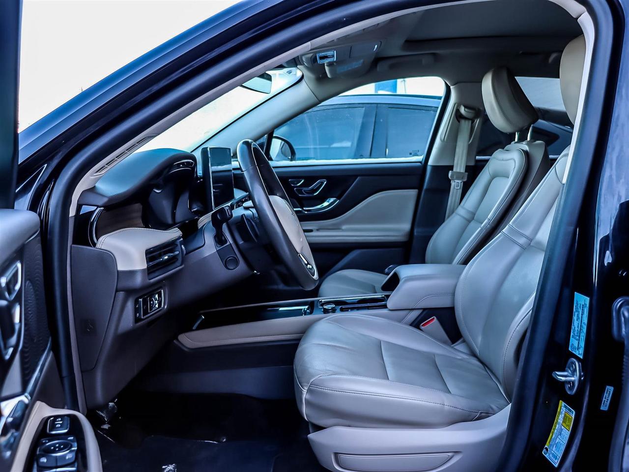 2023 Lincoln Corsair Grand Touring Photo3