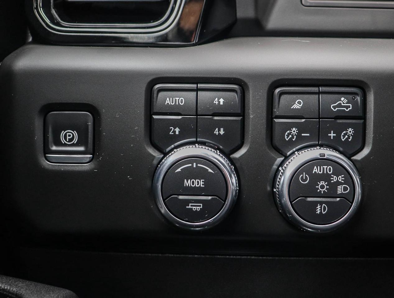 2025 GMC Sierra 1500 AT4 Photo