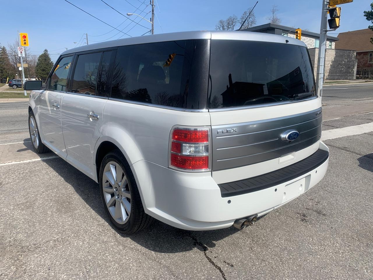 2011 Ford Flex Limited AWD Photo4