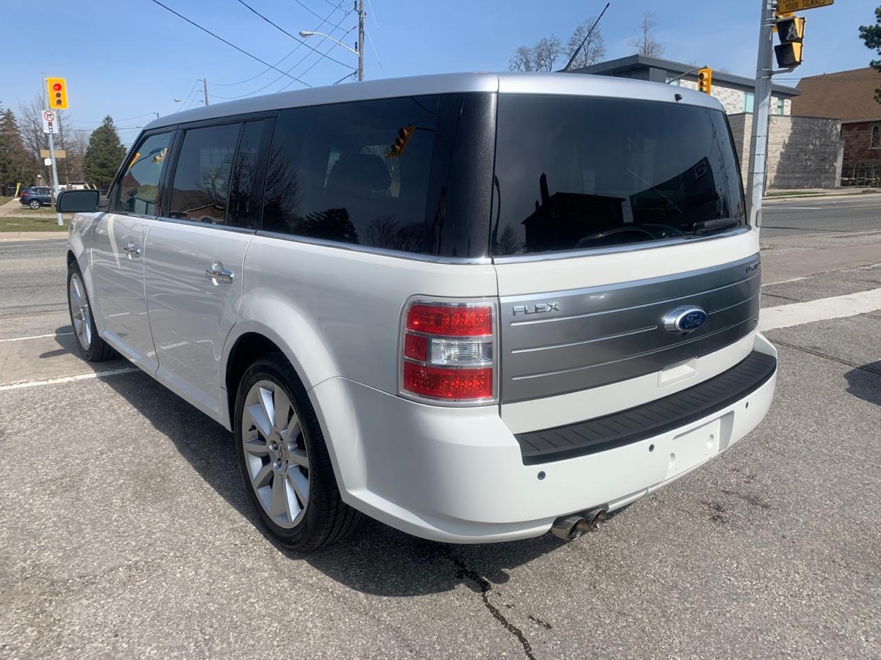 2011 Ford Flex Limited AWD Photo